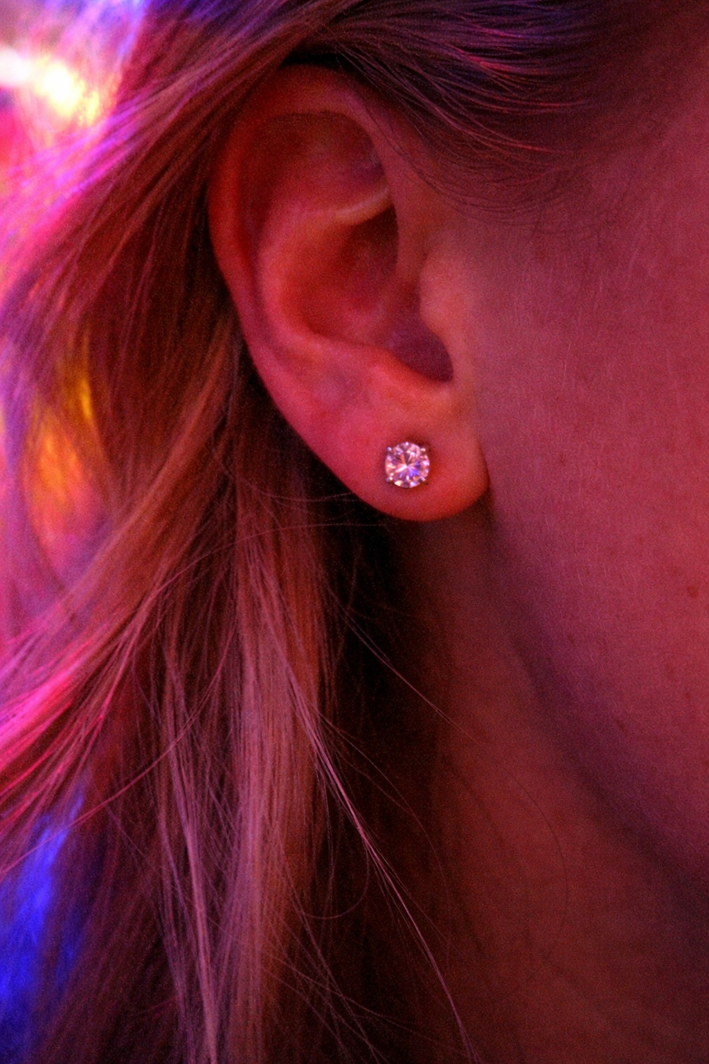 Stud earring color correction before Poliro